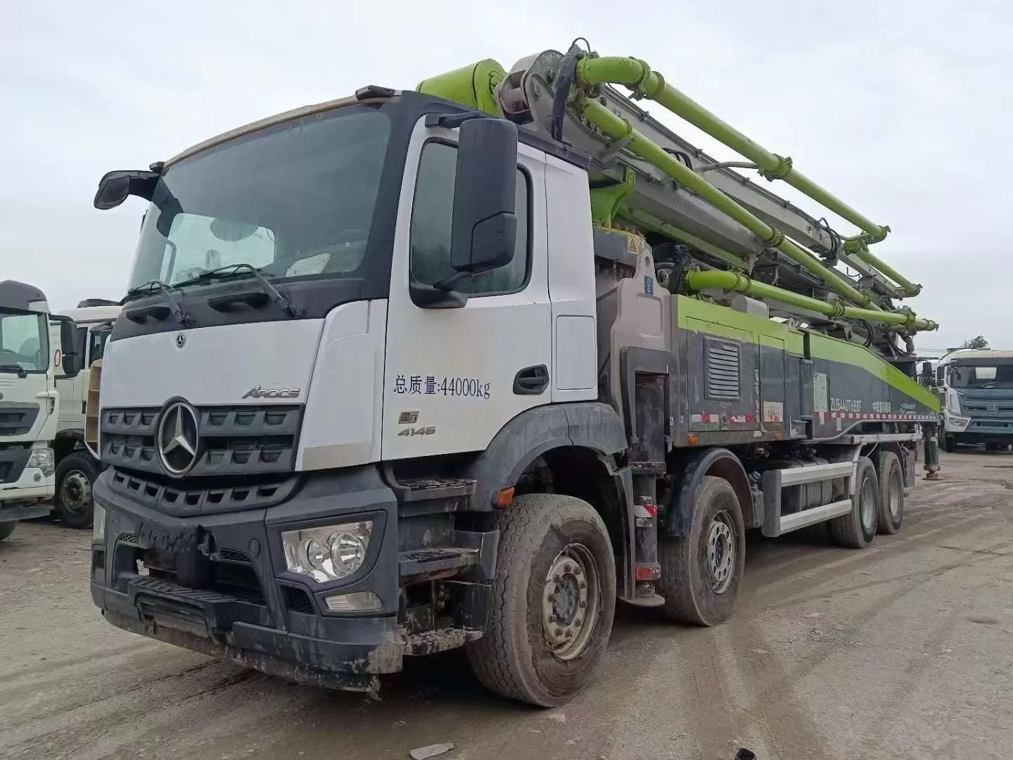 bomba de hormigón montada sobre camión zoomilion-benz 56m 2021