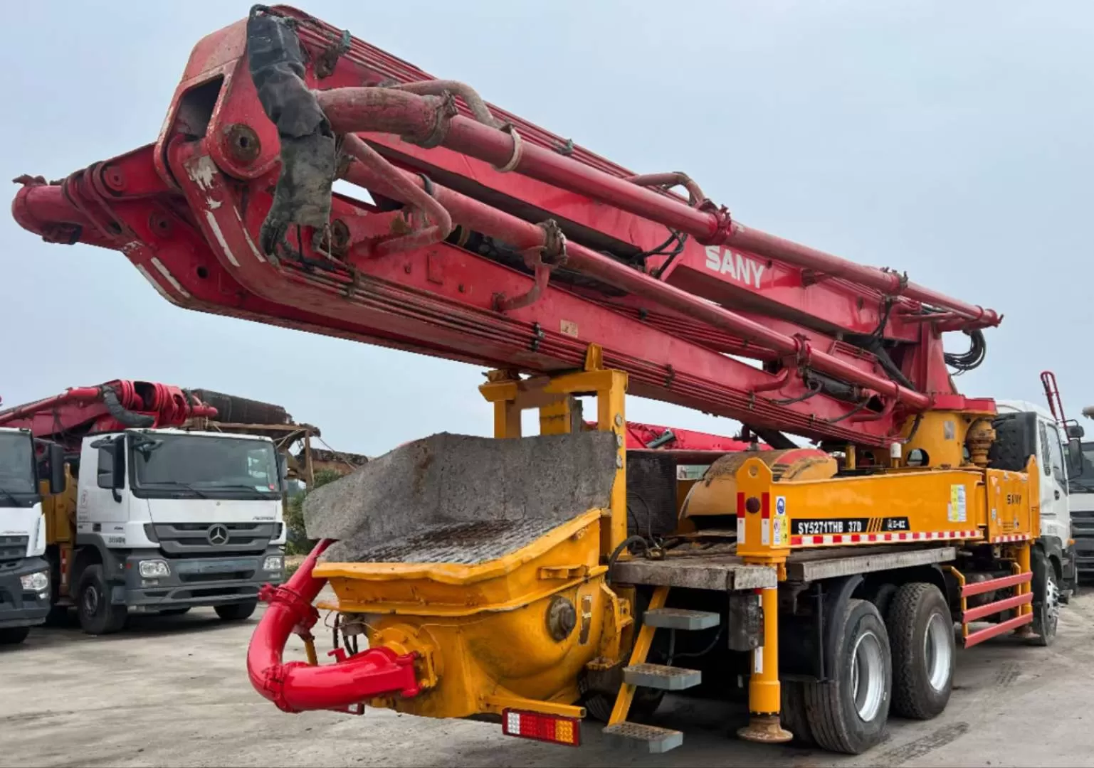 pompe à béton montée sur camion sany-isuzu 37m 2021