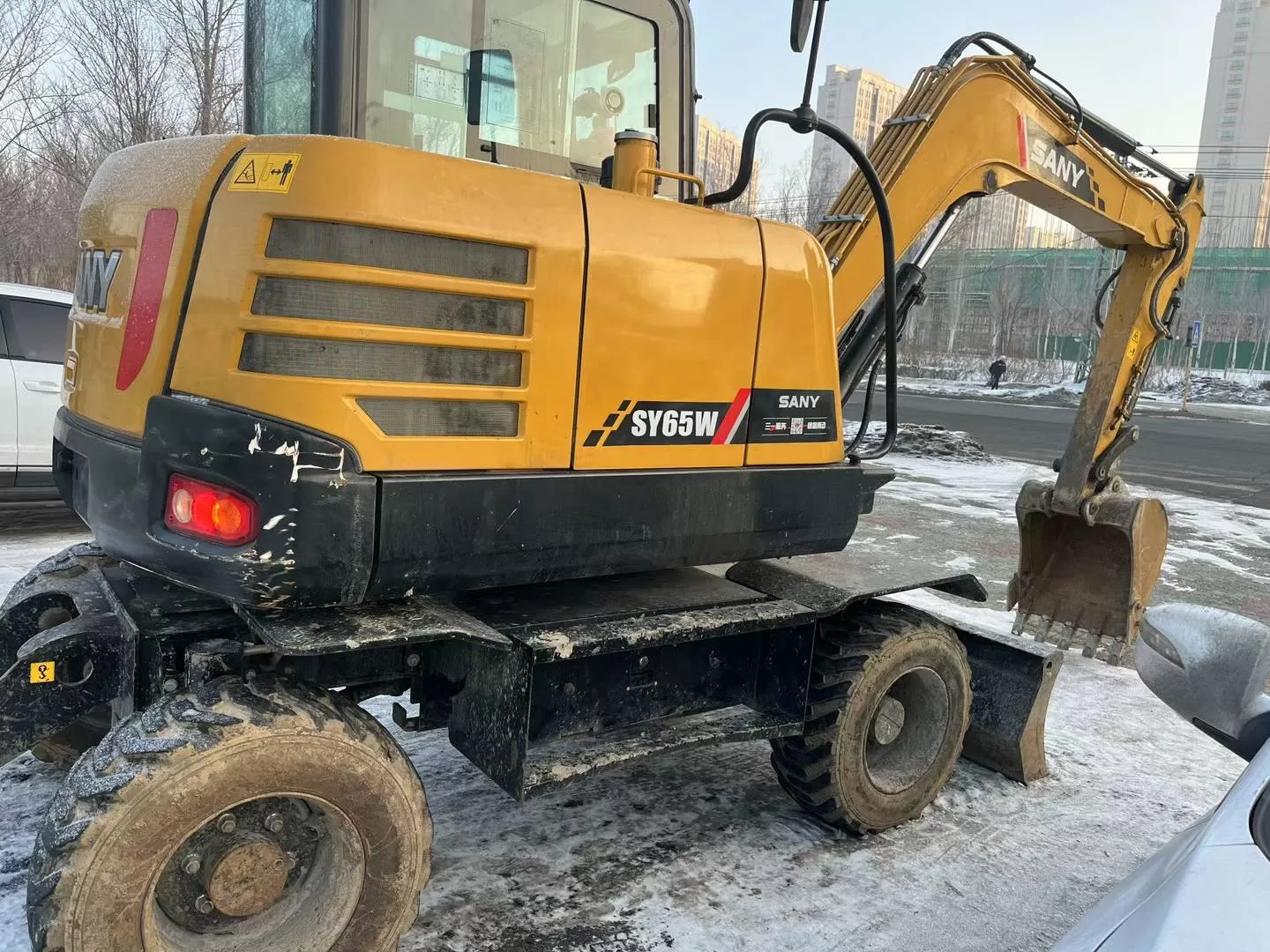 2022 excavadora de ruedas pequeña sany 65w