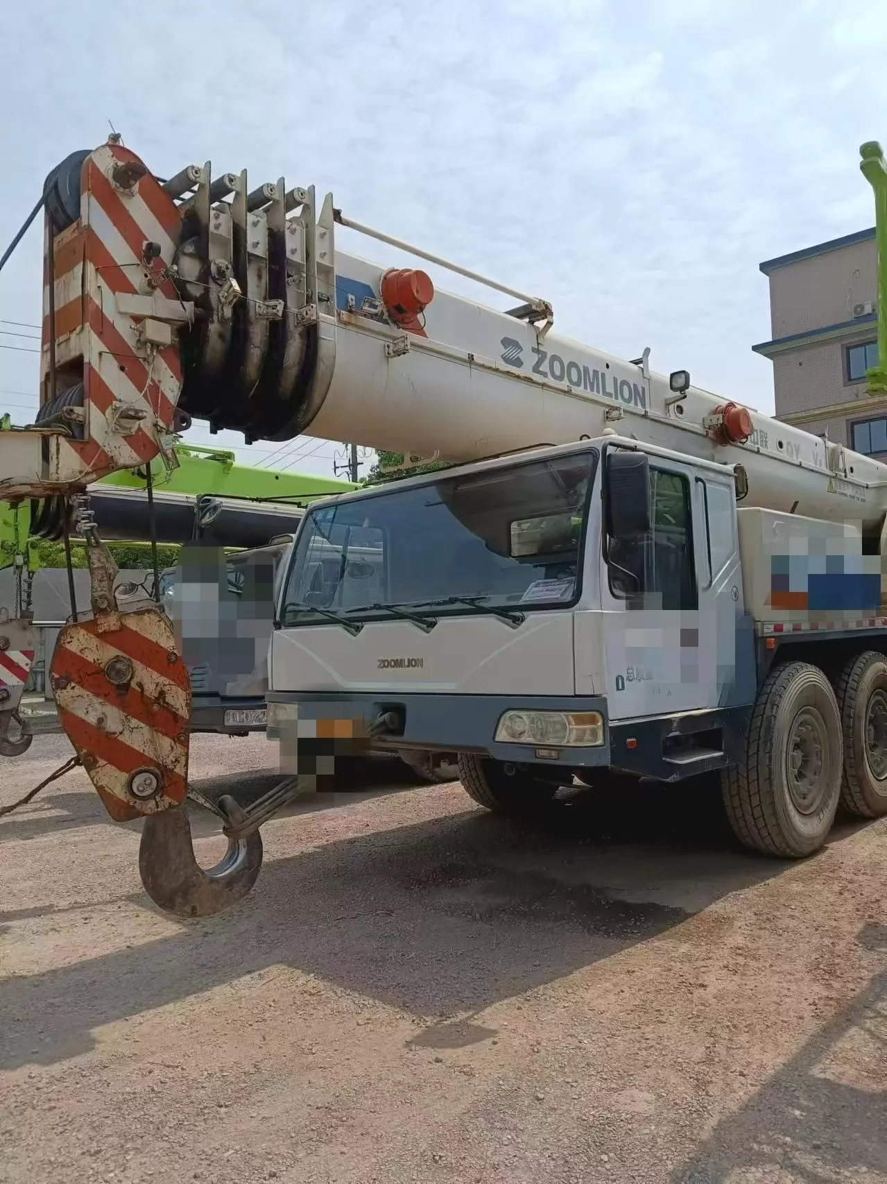 camion-grue zoomlion 80t 2014