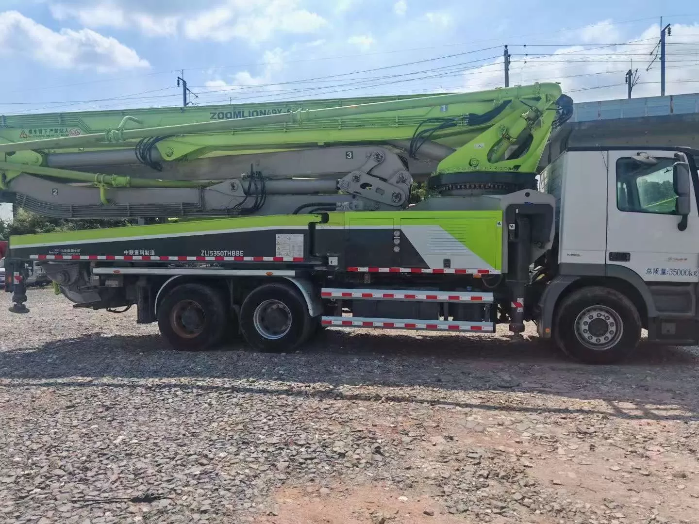 69K USD 2019 Zoomlion-Benz 49m truck mounted concrete pump