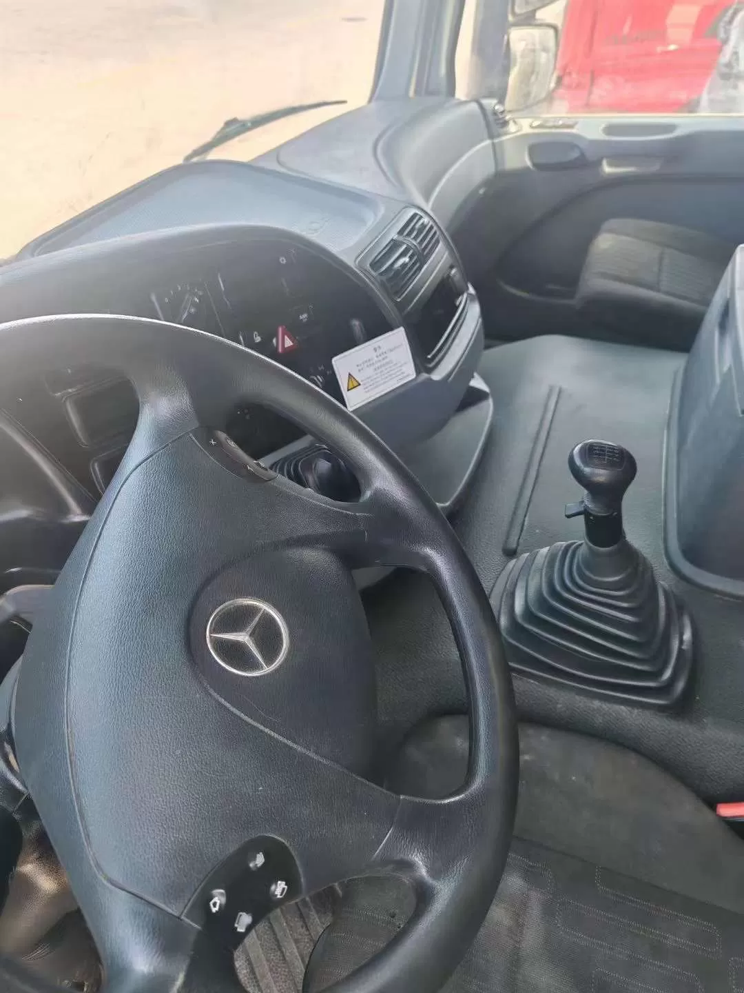 69K USD 2019 Zoomlion-Benz 49m truck mounted concrete pump