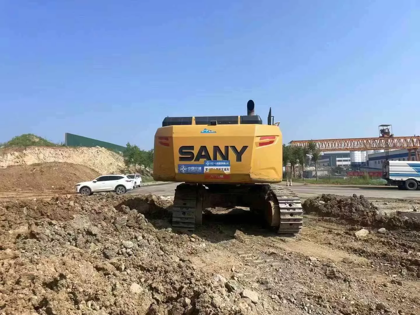 большой гусеничный экскаватор sany 750h 2021 года выпуска