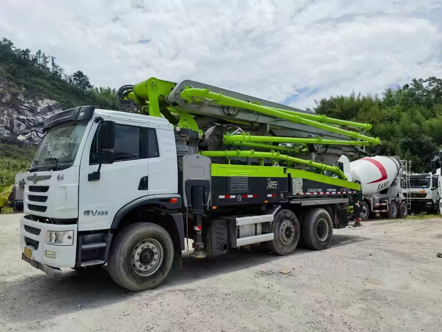 2021 Zoomlion-Jiefang 43m truck mounted concrete pump