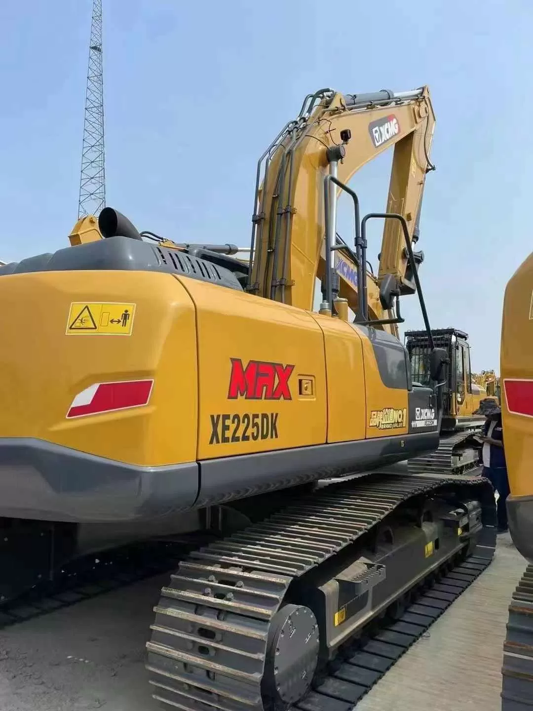 xcmg 225dk الحفارة المجنزرة المتوسطة