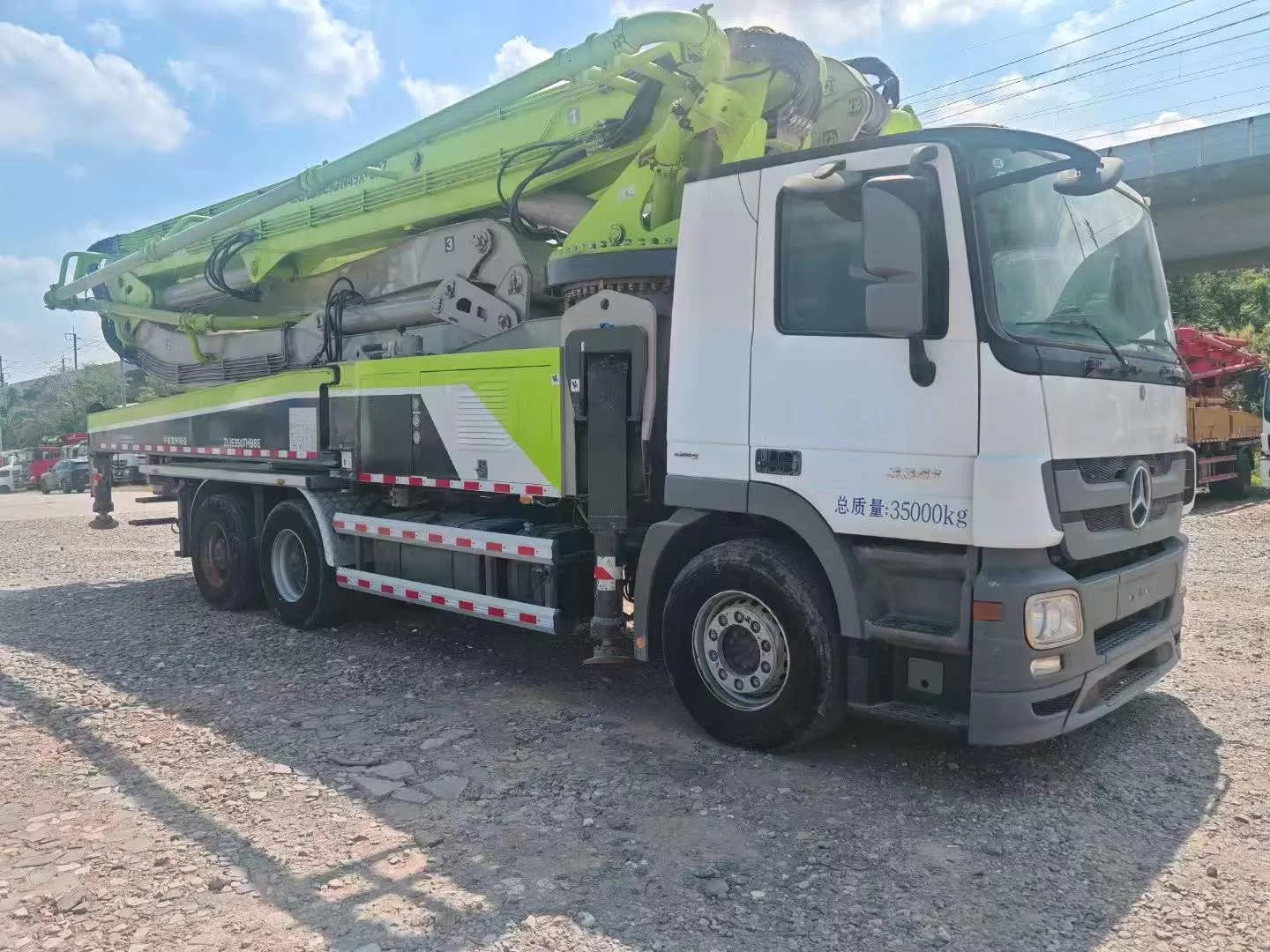 69K USD 2019 Zoomlion-Benz 49m truck mounted concrete pump