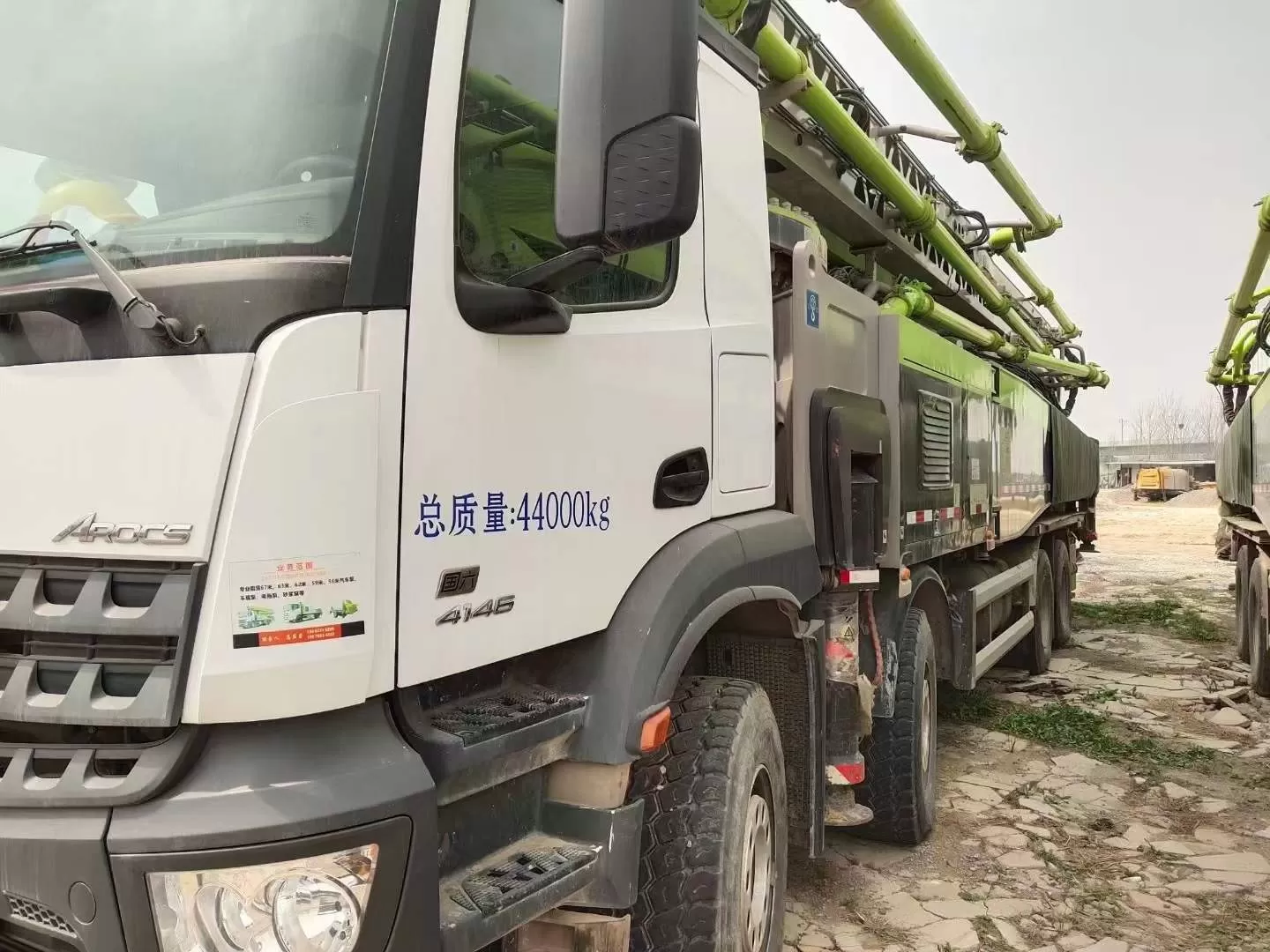 pompe à béton montée sur camion zoomlion-benz 62m 2021