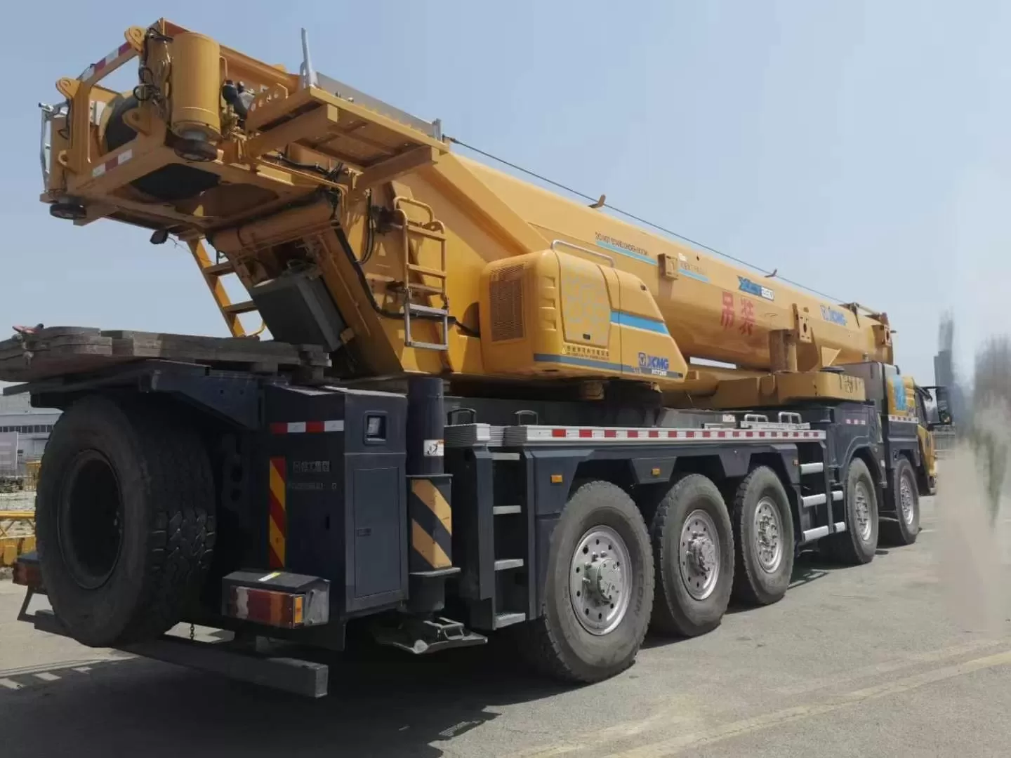 2021 XCMG 110t truck crane