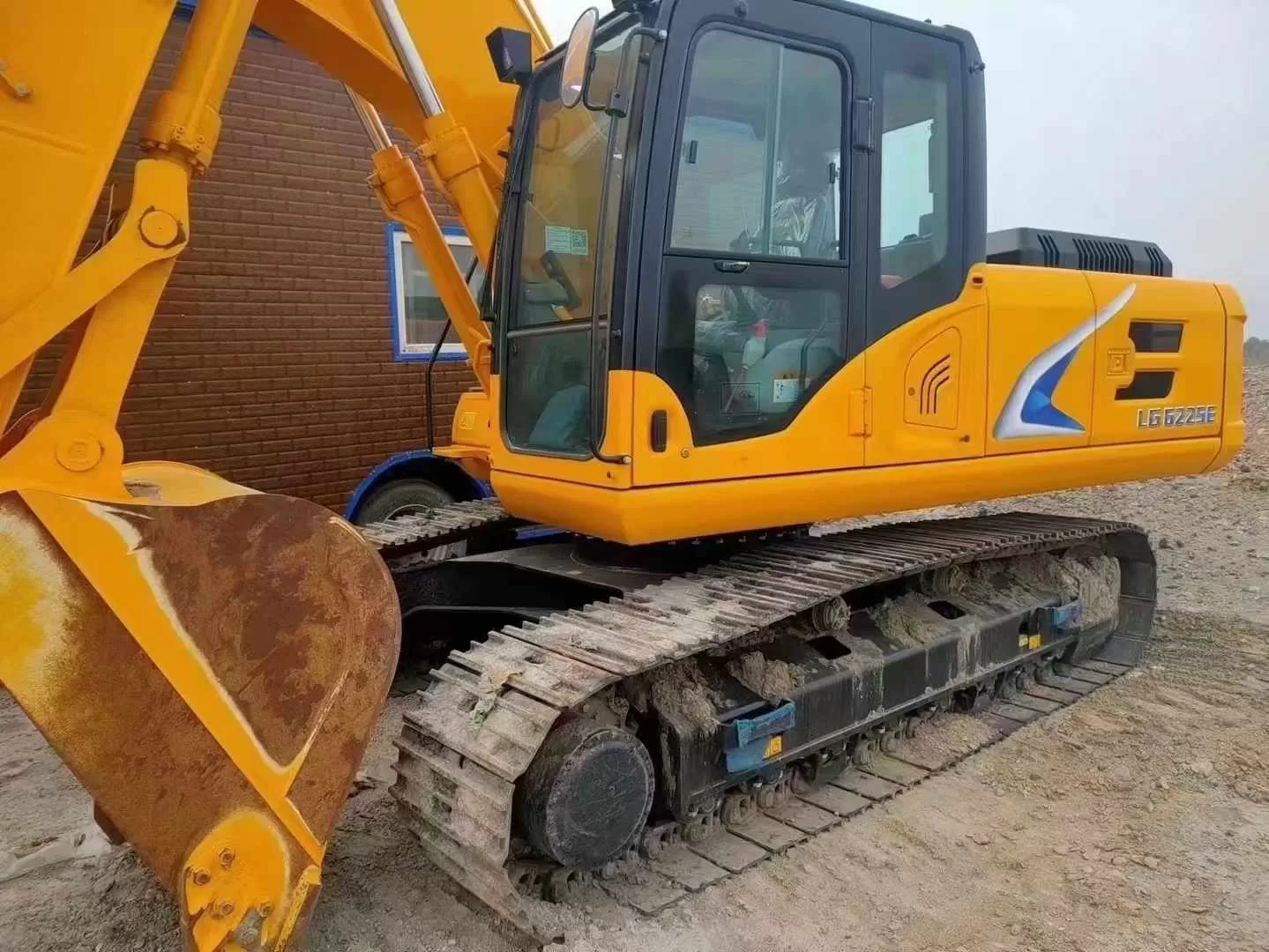 2021 LONKING 6225E medium crawler excavator